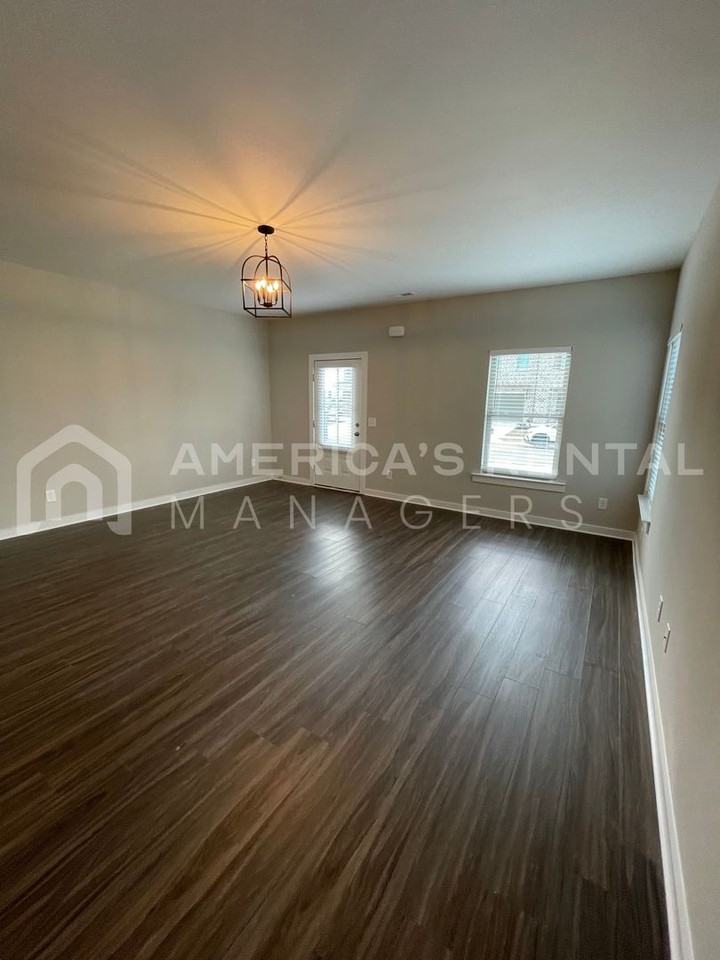 2140 Sullivan Dr Sw - Photo 3 of 37