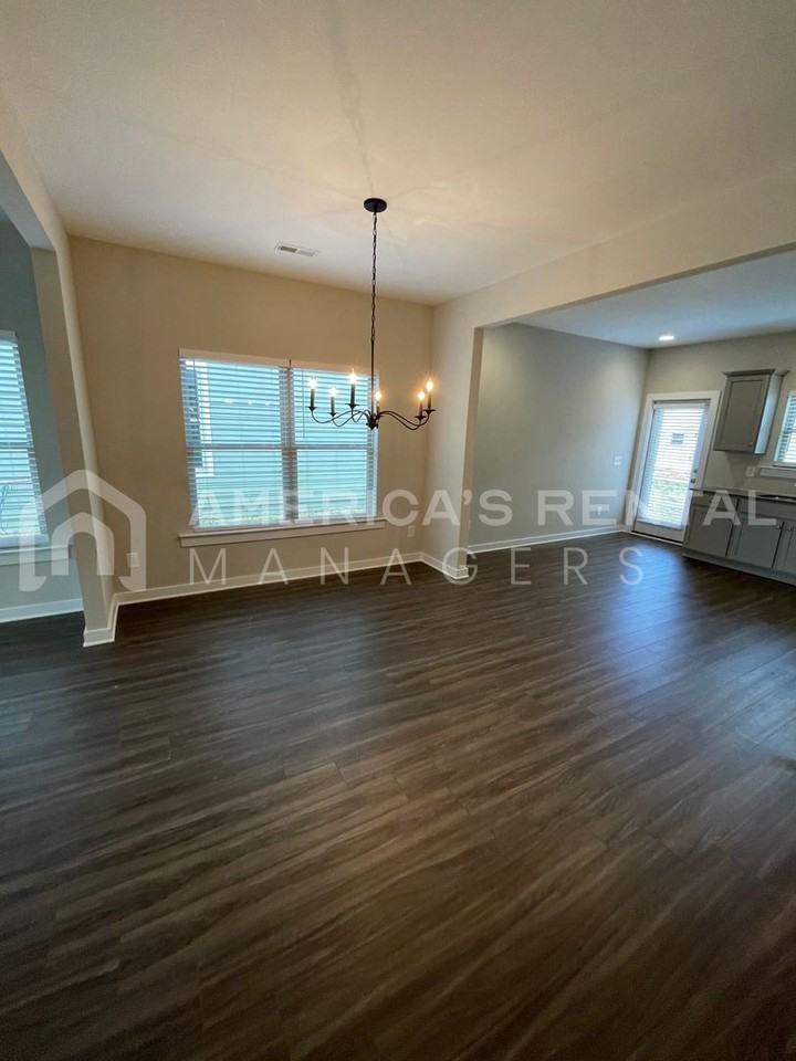 2140 Sullivan Dr Sw - Photo 4 of 37