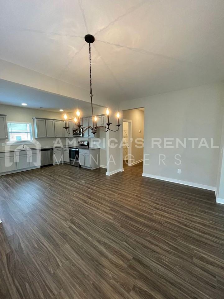 2140 Sullivan Dr Sw - Photo 5 of 37