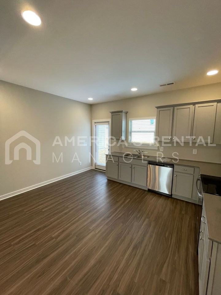 2140 Sullivan Dr Sw - Photo 7 of 37