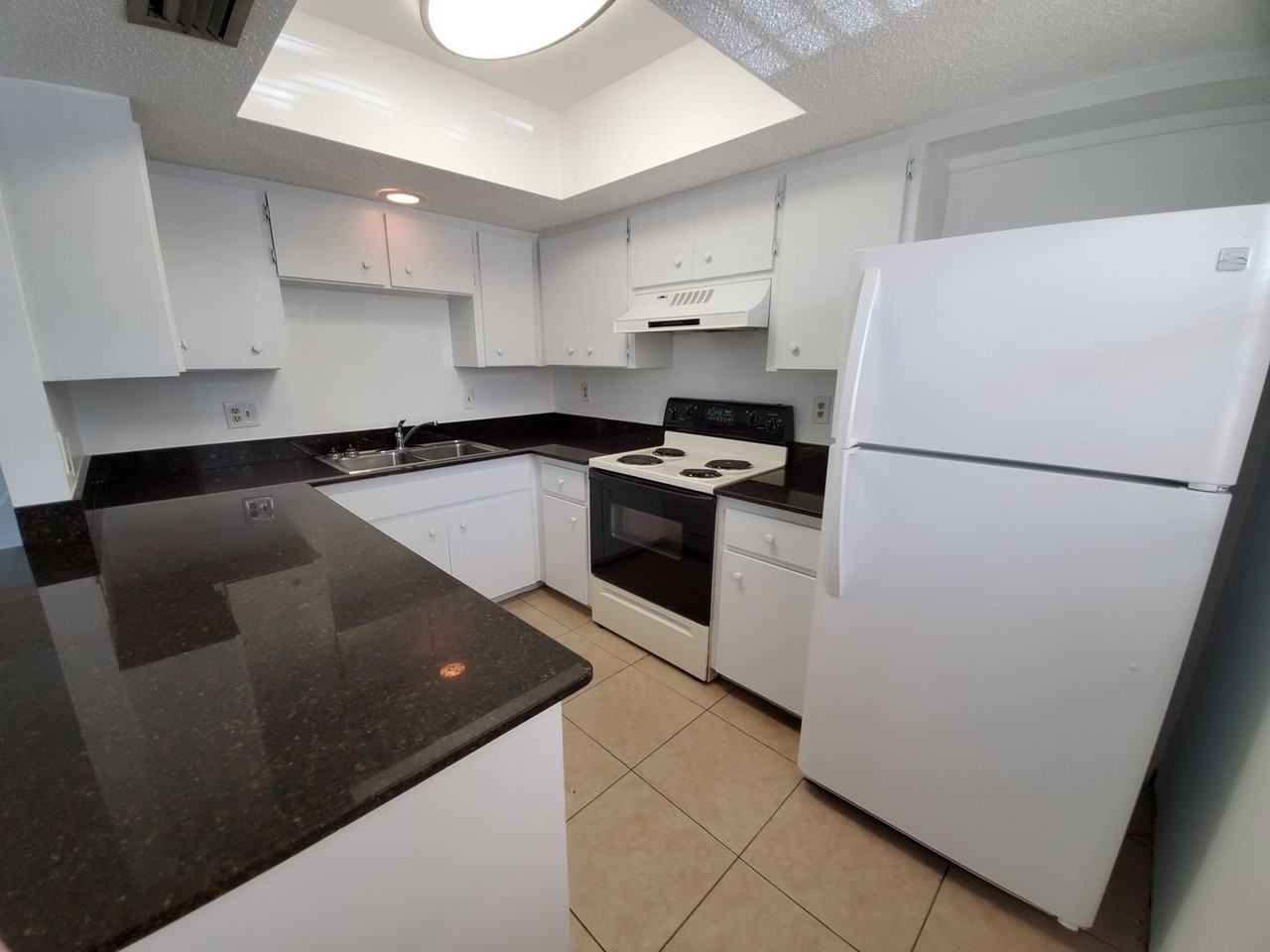 504 Barcelona Avenue - Photo 4 of 25