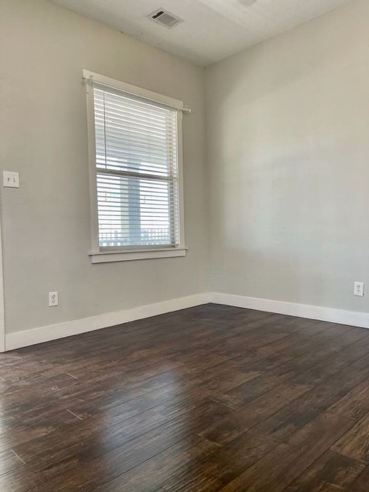 576-578 N 400 W - Photo 3 of 13