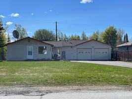 featured image of 3320 E 42nd Ave