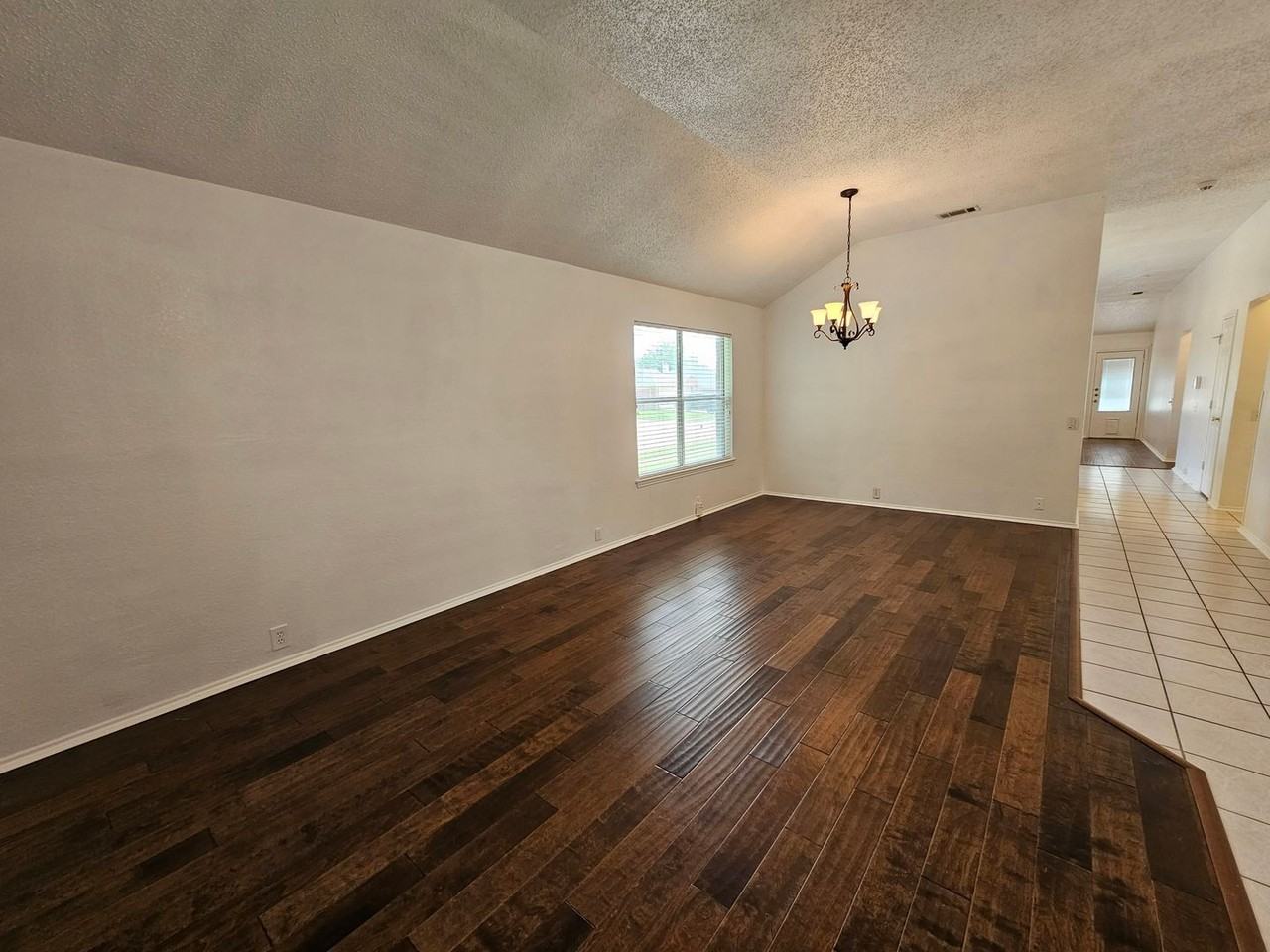 1128 Marshall Dr - Photo 6 of 49