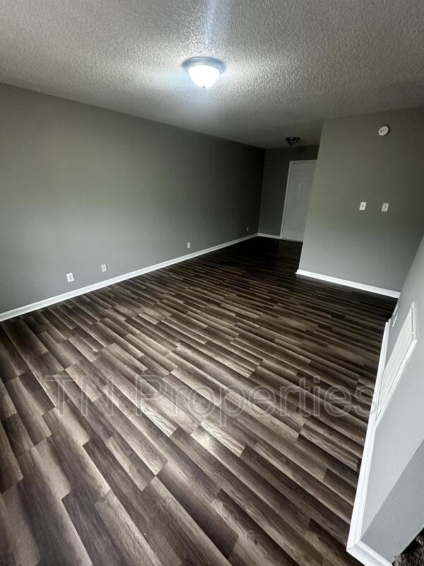 429 Woodale Dr - Photo 3 of 10