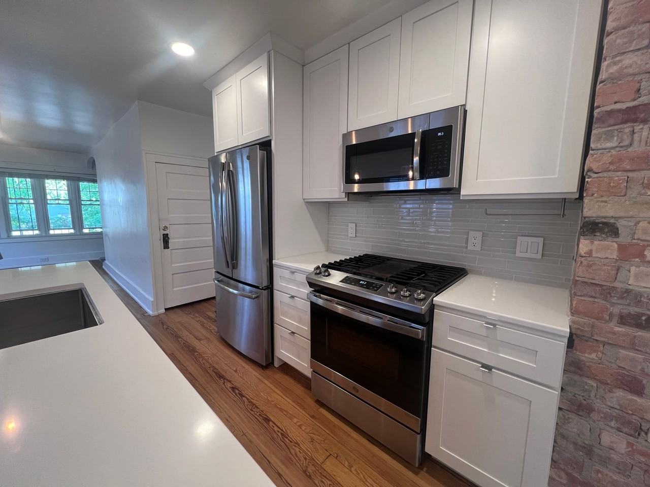 748 Crescent St Ne - Photo 4 of 29