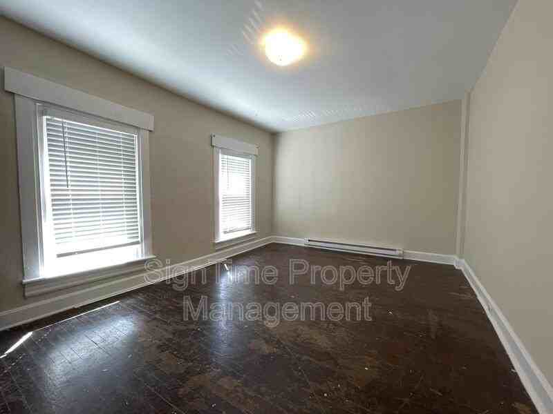 48 E Franklin St #2W - Photo 4 of 11