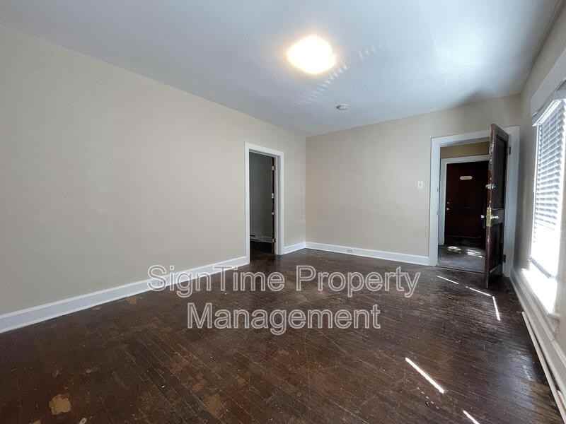 48 E Franklin St #2W - Photo 5 of 11