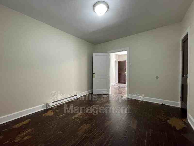 48 E Franklin St #2W - Photo 6 of 11