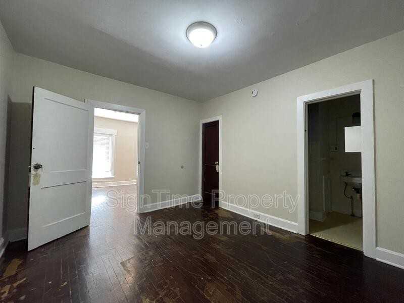 48 E Franklin St #2W - Photo 7 of 11