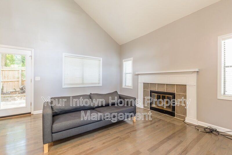 505 Oakdale Rd Ne #2 - Photo 3 of 25