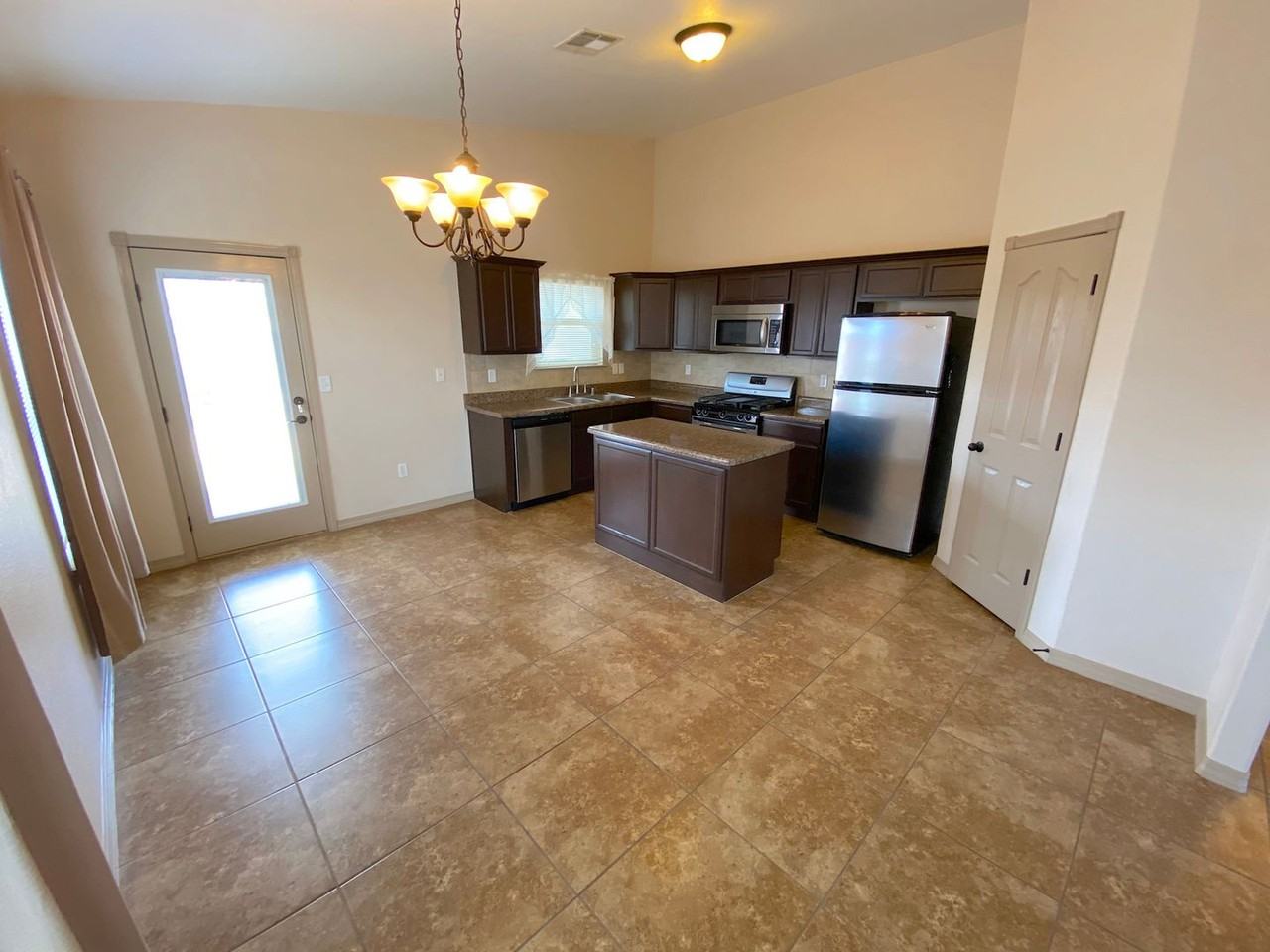 5481 Ignacio Frias Dr - Photo 7 of 32