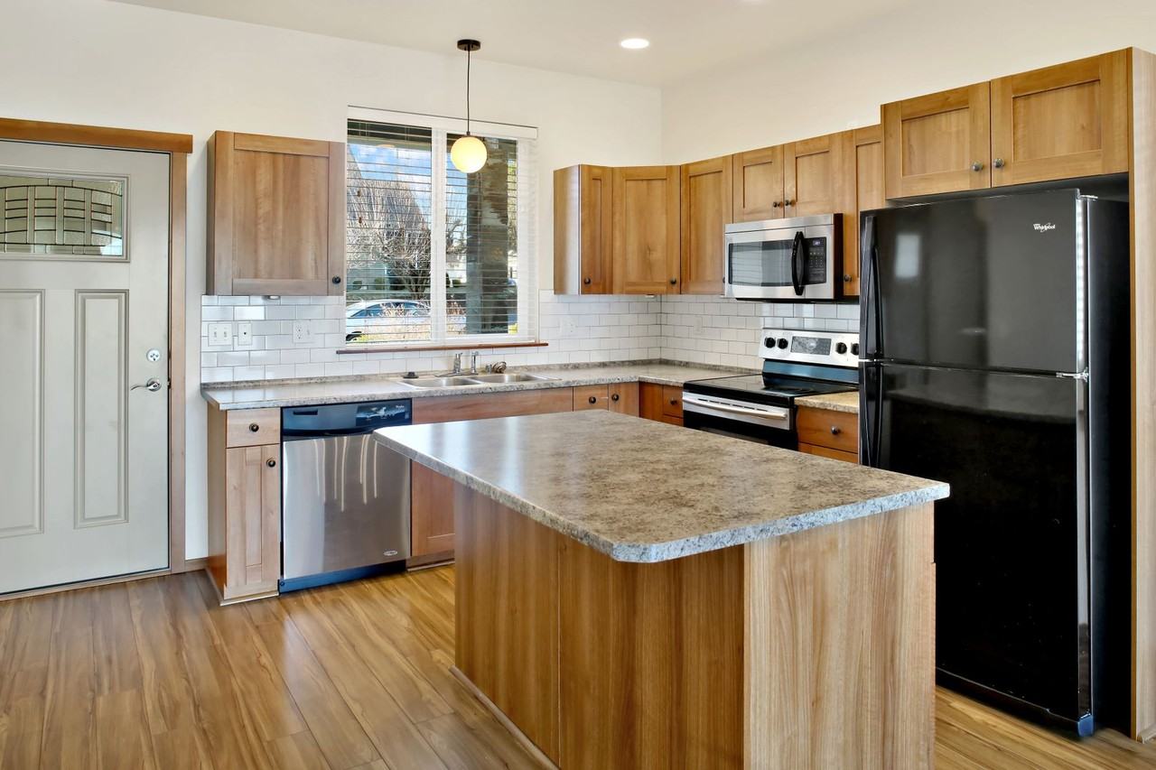 1182 & 1184 E. Grover - Photo 3 of 50