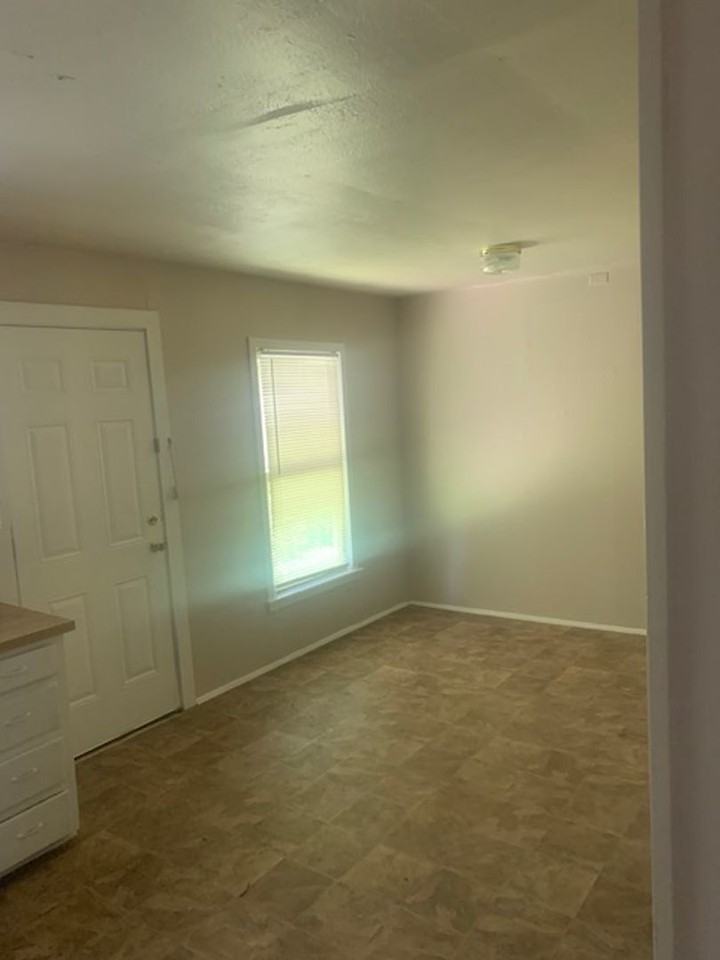 4115 Morrison St - Photo 3 of 5