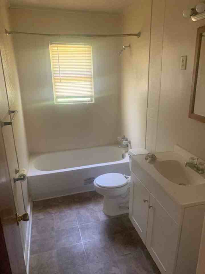4115 Morrison St - Photo 4 of 5