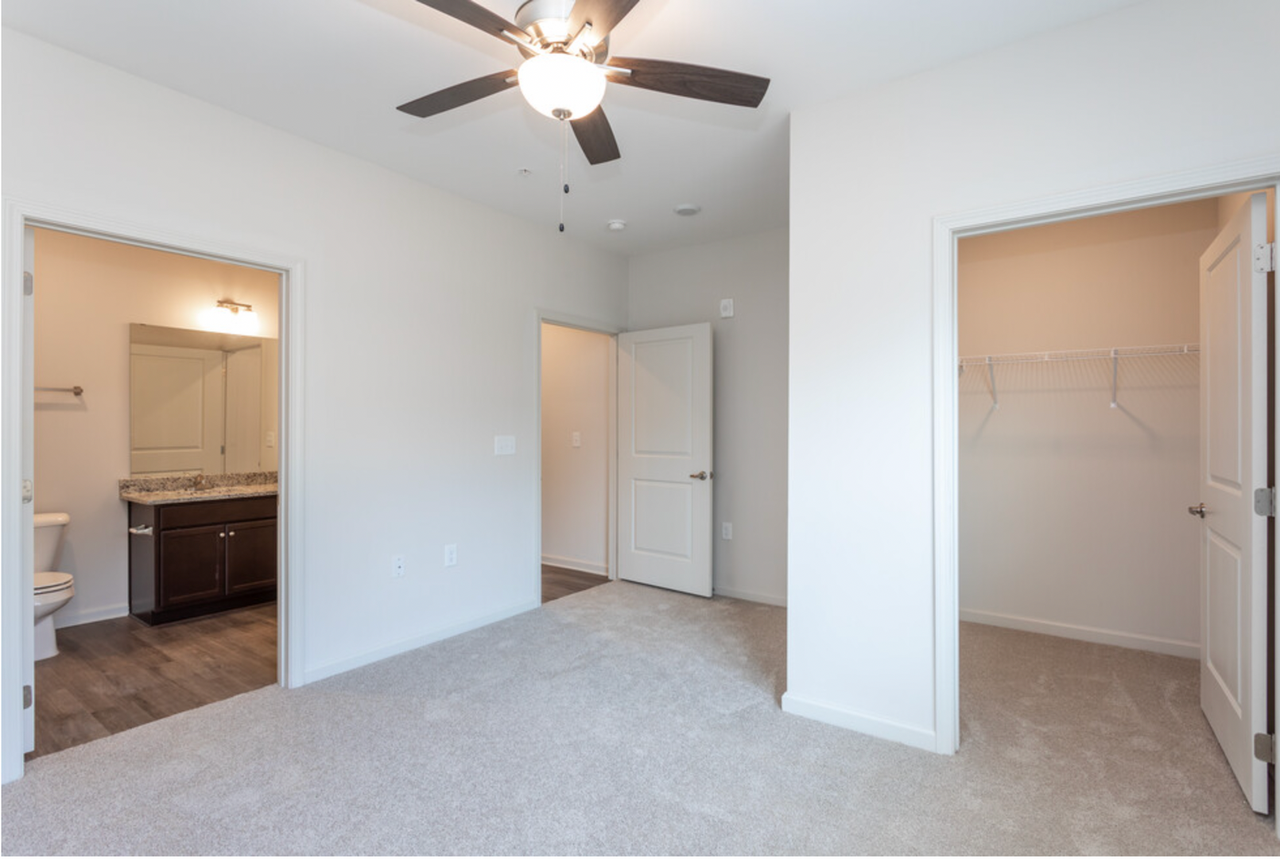 100 Grove Cir - Photo 6 of 12