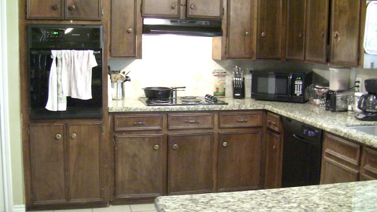 3505 Oak Hollow Dr - Photo 2 of 11