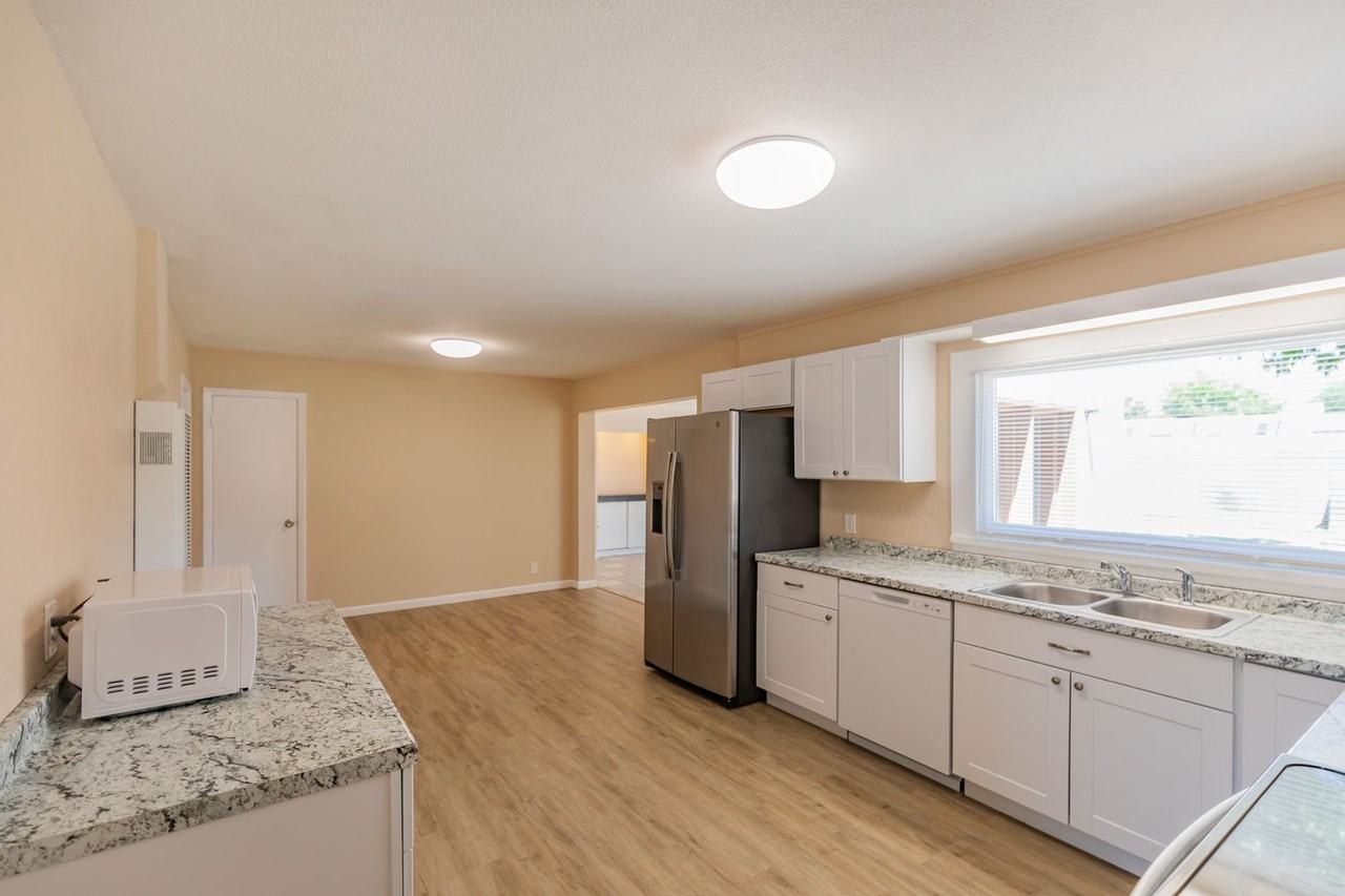 1740 Van Ct - Photo 7 of 35