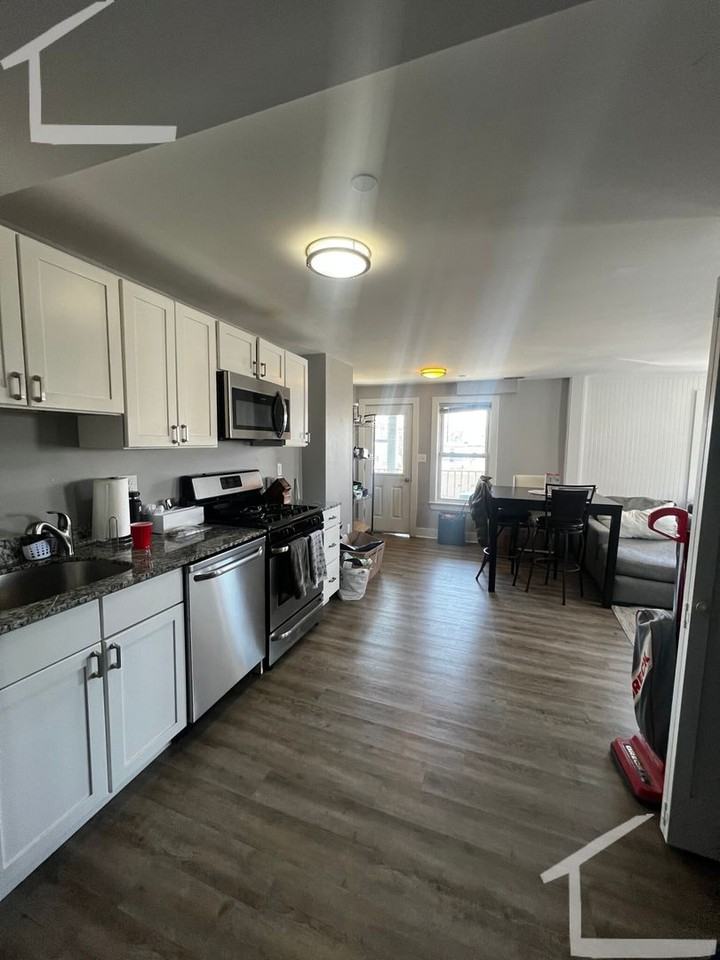 884 E 2nd St - Photo 3 of 12