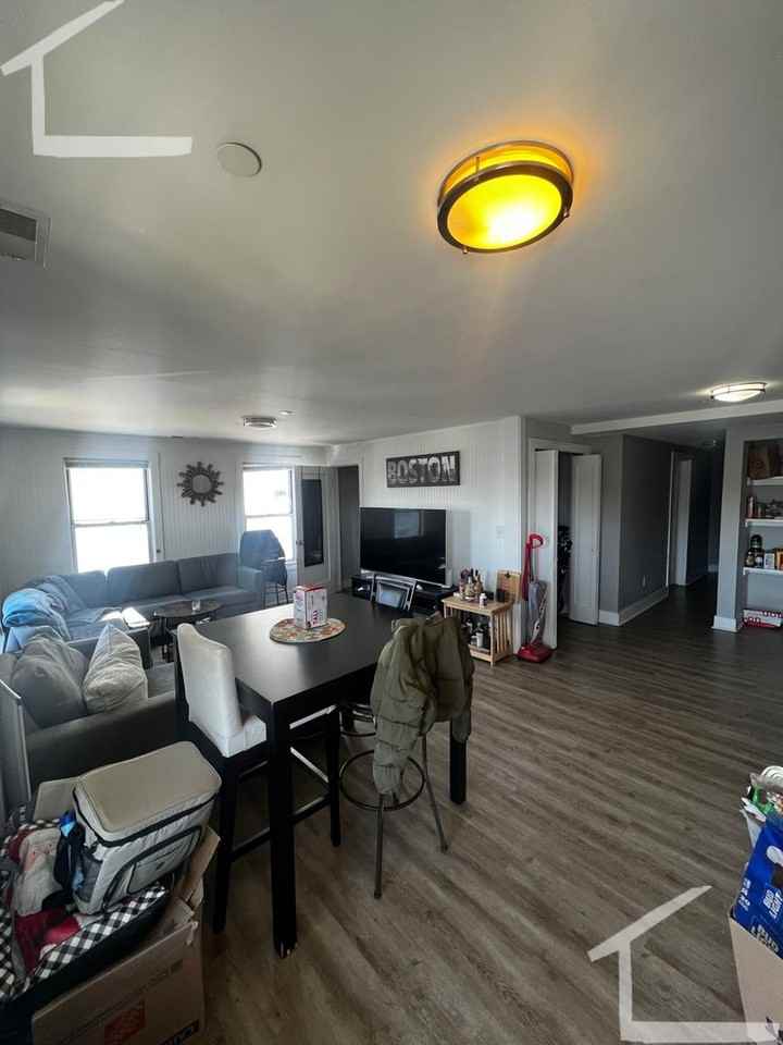 884 E 2nd St - Photo 5 of 12