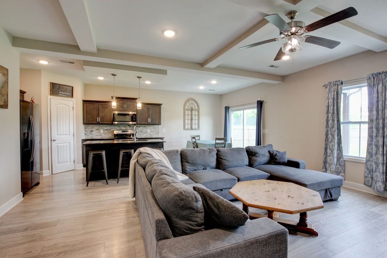 1107 Eagles View Dr - Photo 4 of 14