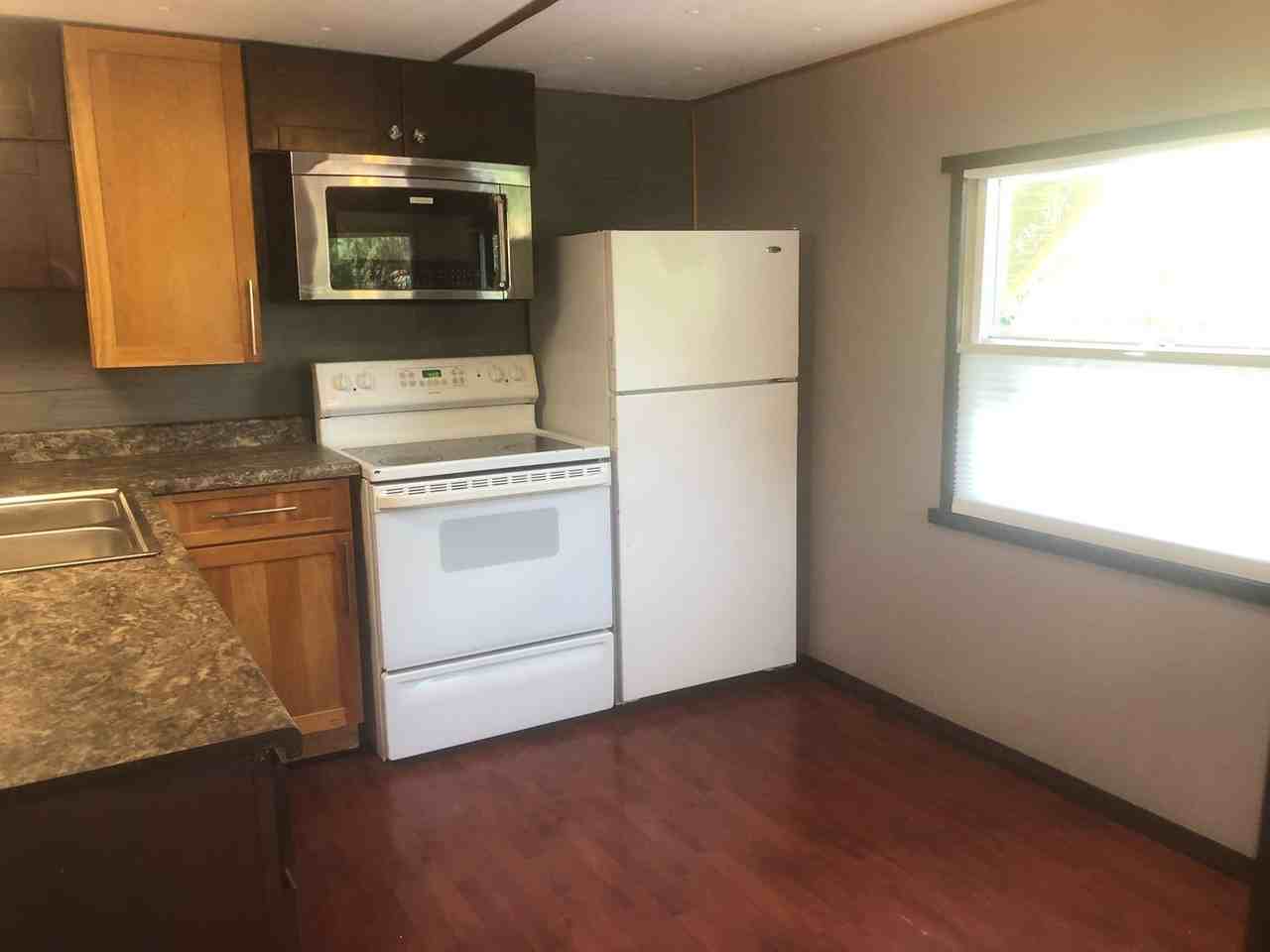 809 Newark St - Photo 6 of 36