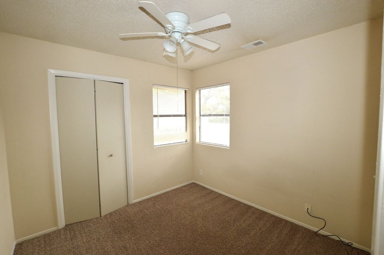 9023 Sawtooth Lane - Photo 7 of 10