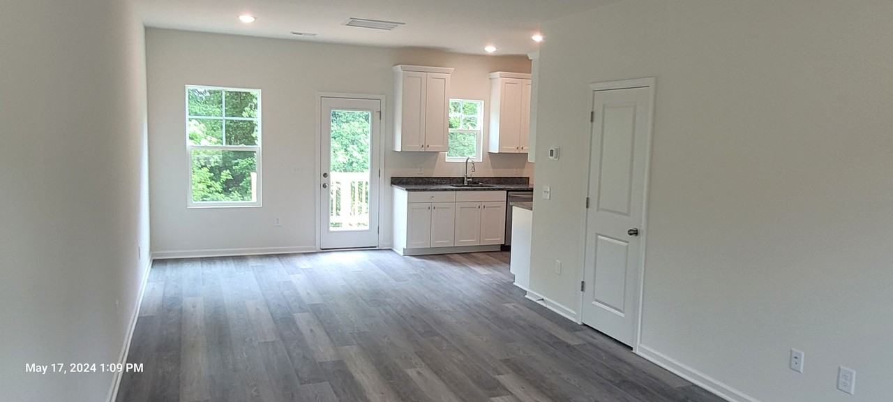 133 Slate Dr - Photo 2 of 13