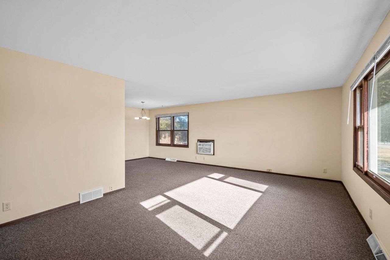 Good Hope Apartments - 1950 - Photo 3 of 12