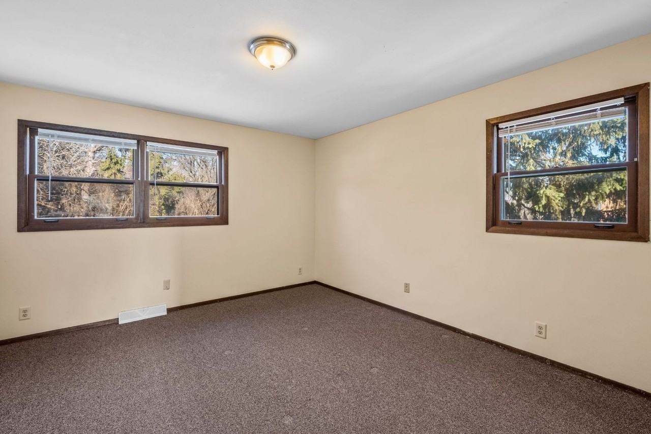 Good Hope Apartments - 1950 - Photo 5 of 12