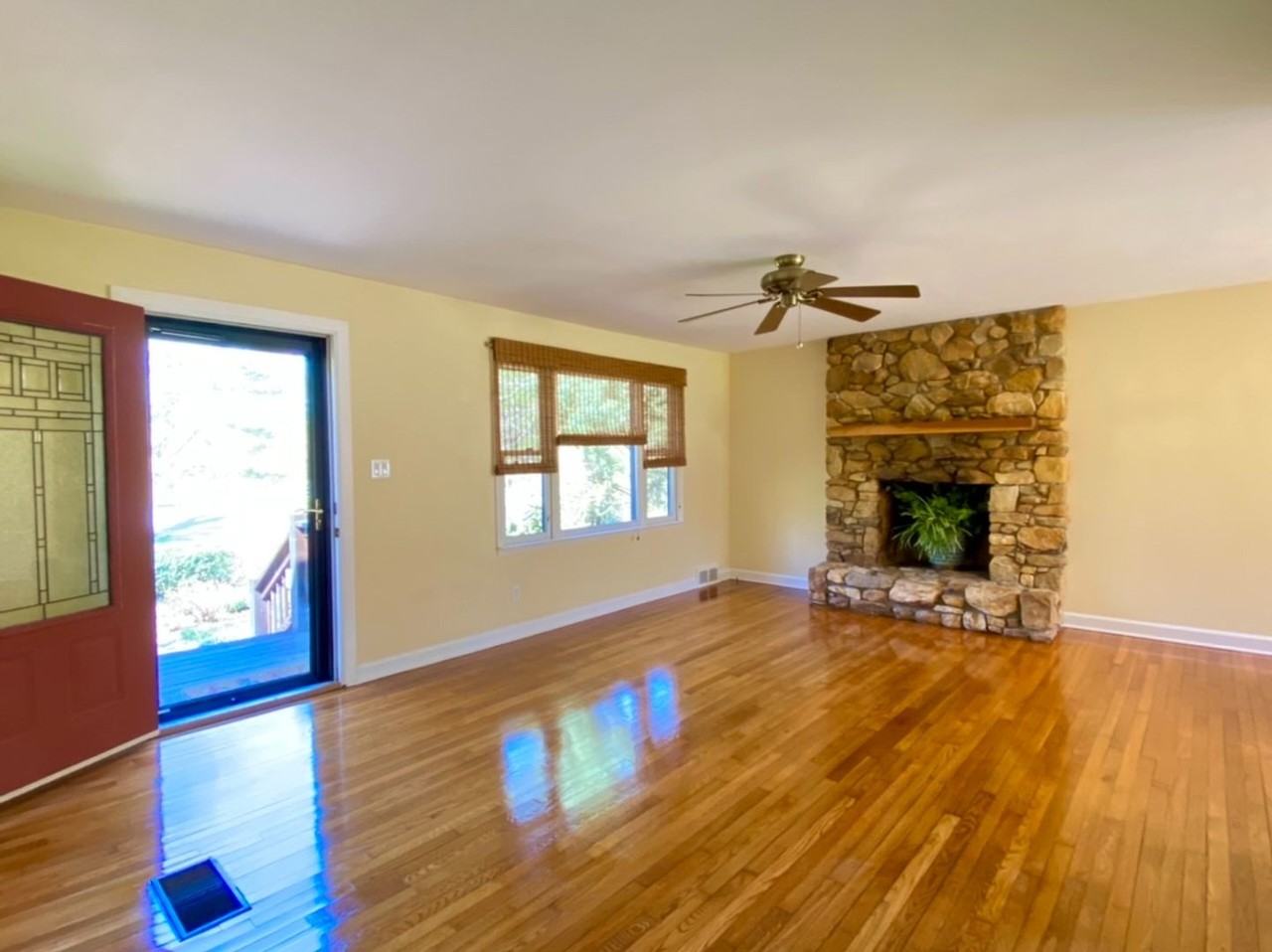 1 Pinecroft Rd - Photo 4 of 23