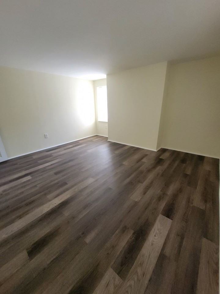 LIBERTY 301 - Photo 6 of 30