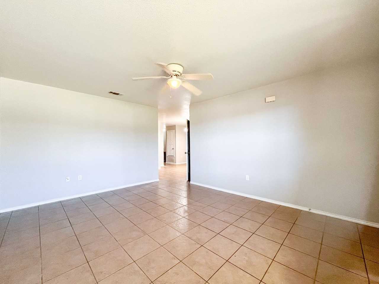 1716 Ute Trl - Photo 2 of 17