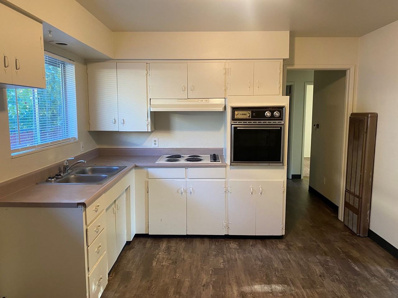 820,822 & 824 West Street - Photo 2 of 9