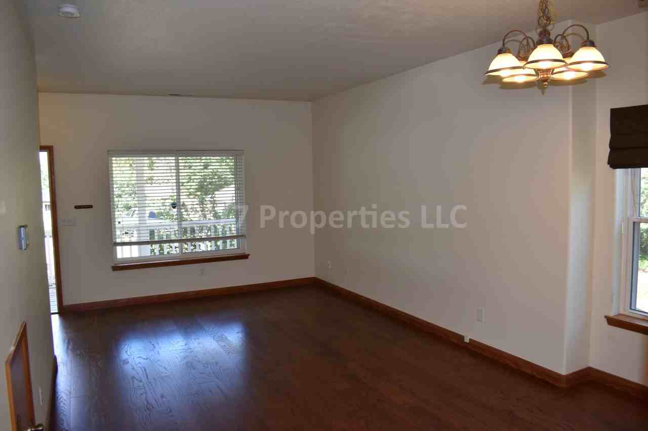 90 Alder St - Photo 2 of 42