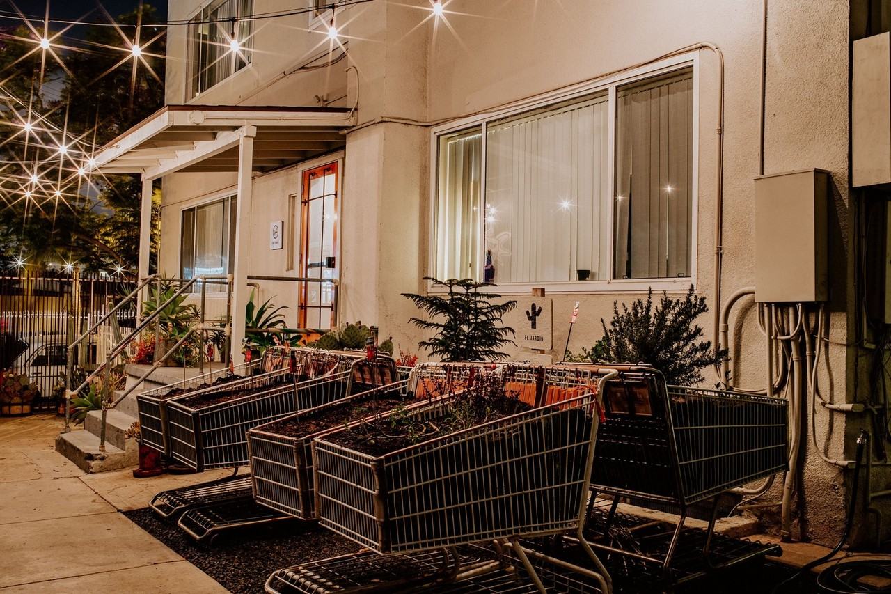 2605 Logan Ave - Photo 5 of 17