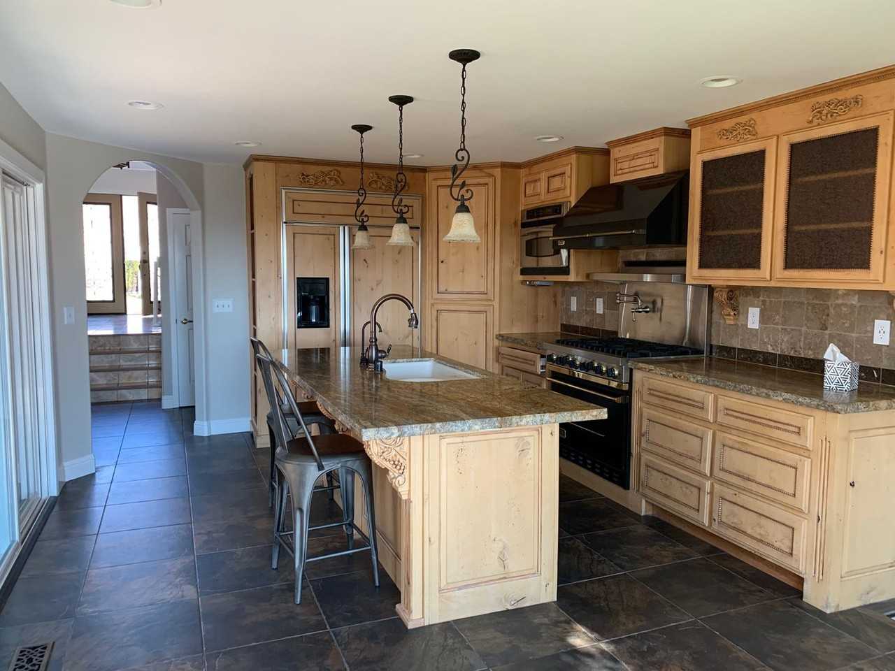 3245 Formby Ln - Photo 3 of 39