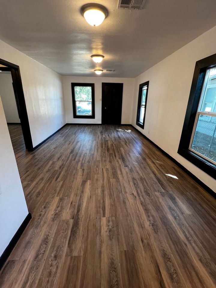 706 3rd Ave Nw - Photo 3 of 18