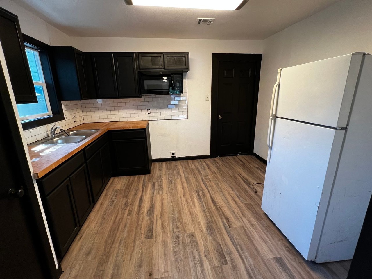 706 3rd Ave Nw - Photo 4 of 18