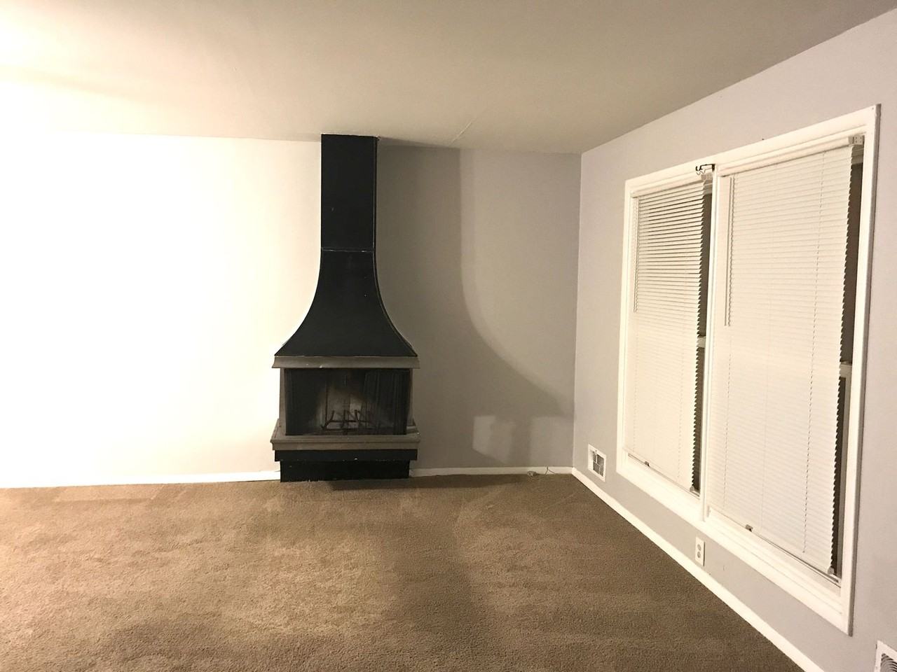 4900 E 41st Ter - Photo 2 of 13