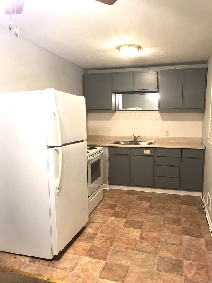 4900 E 41st Ter - Photo 4 of 13