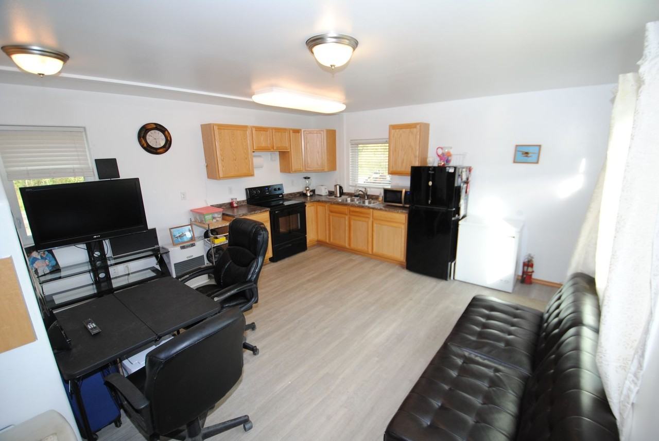 2585 Keel Ct - Photo 2 of 10