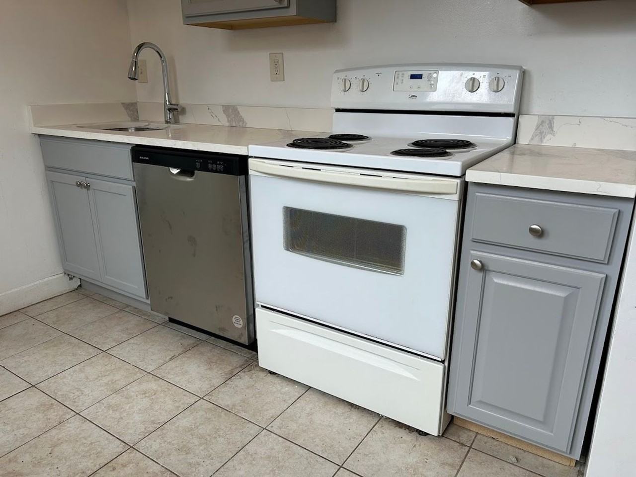 5914 Nicholson St - Photo 4 of 23