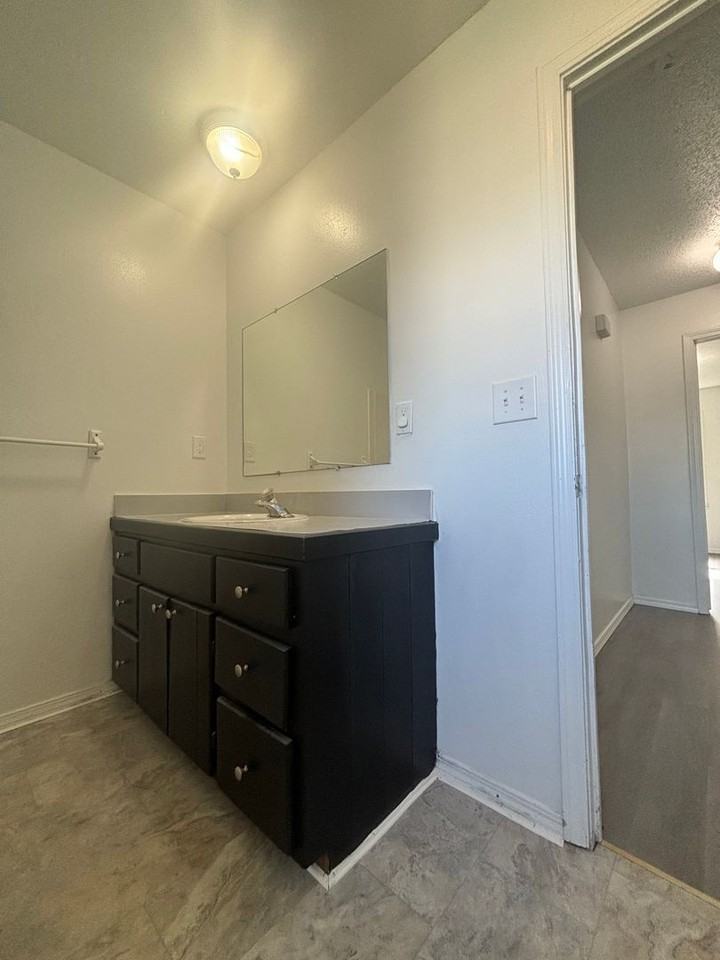 500 S 4th St - Photo 5 of 17