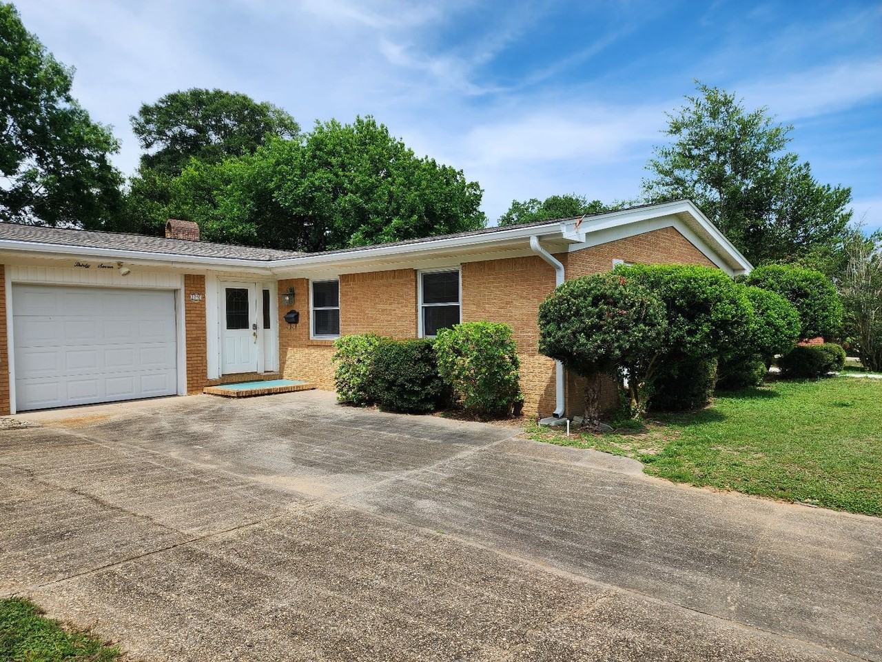 3710 Cherry Laurel Dr - Photo 2 of 19