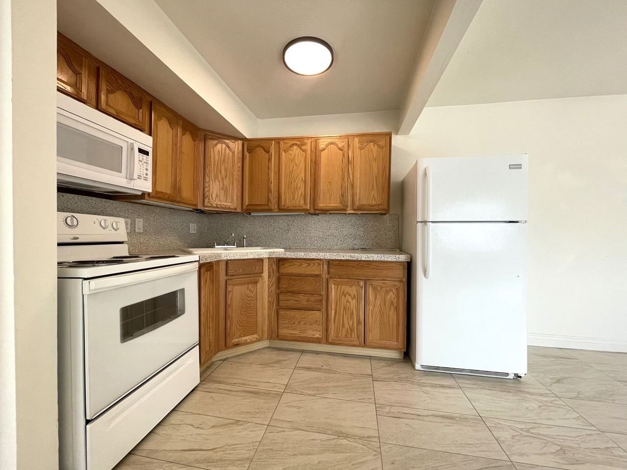 51080 51080 Avenida Mendoza - 02 #02 - Photo 2 of 13