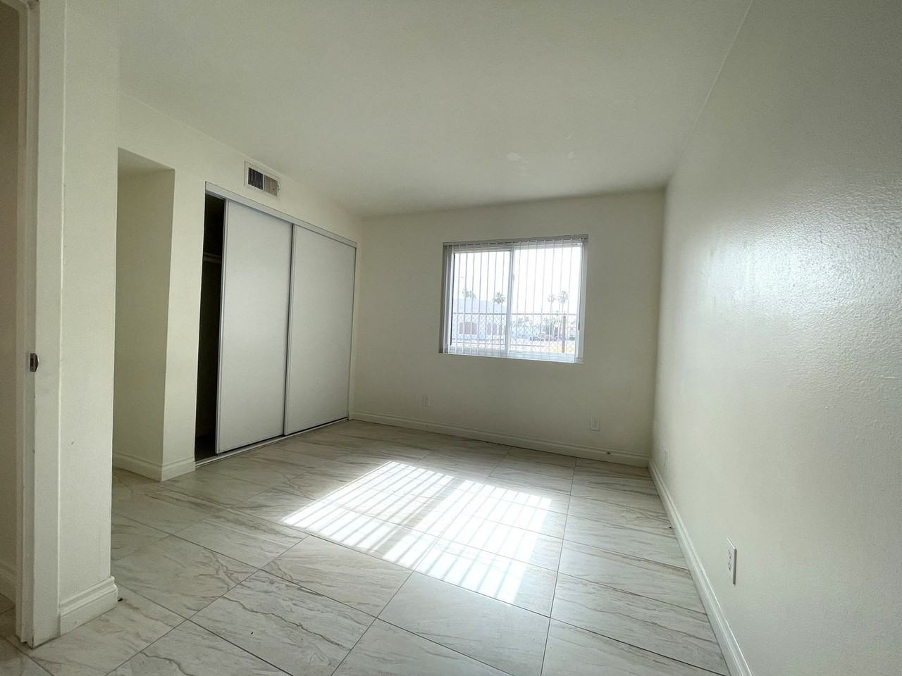 51080 51080 Avenida Mendoza - 02 #02 - Photo 7 of 13