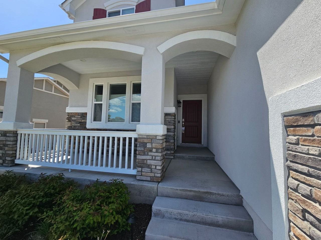 1853 Clayhouse Dr - Photo 2 of 38