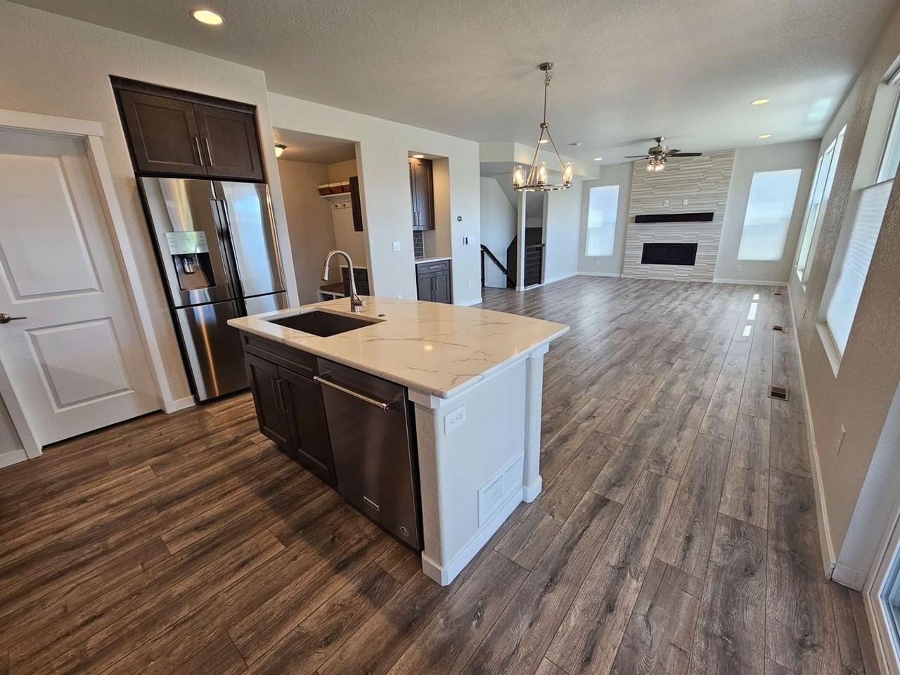 1853 Clayhouse Dr - Photo 5 of 38