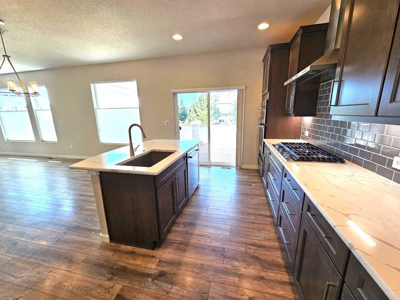 1853 Clayhouse Dr - Photo 4 of 38